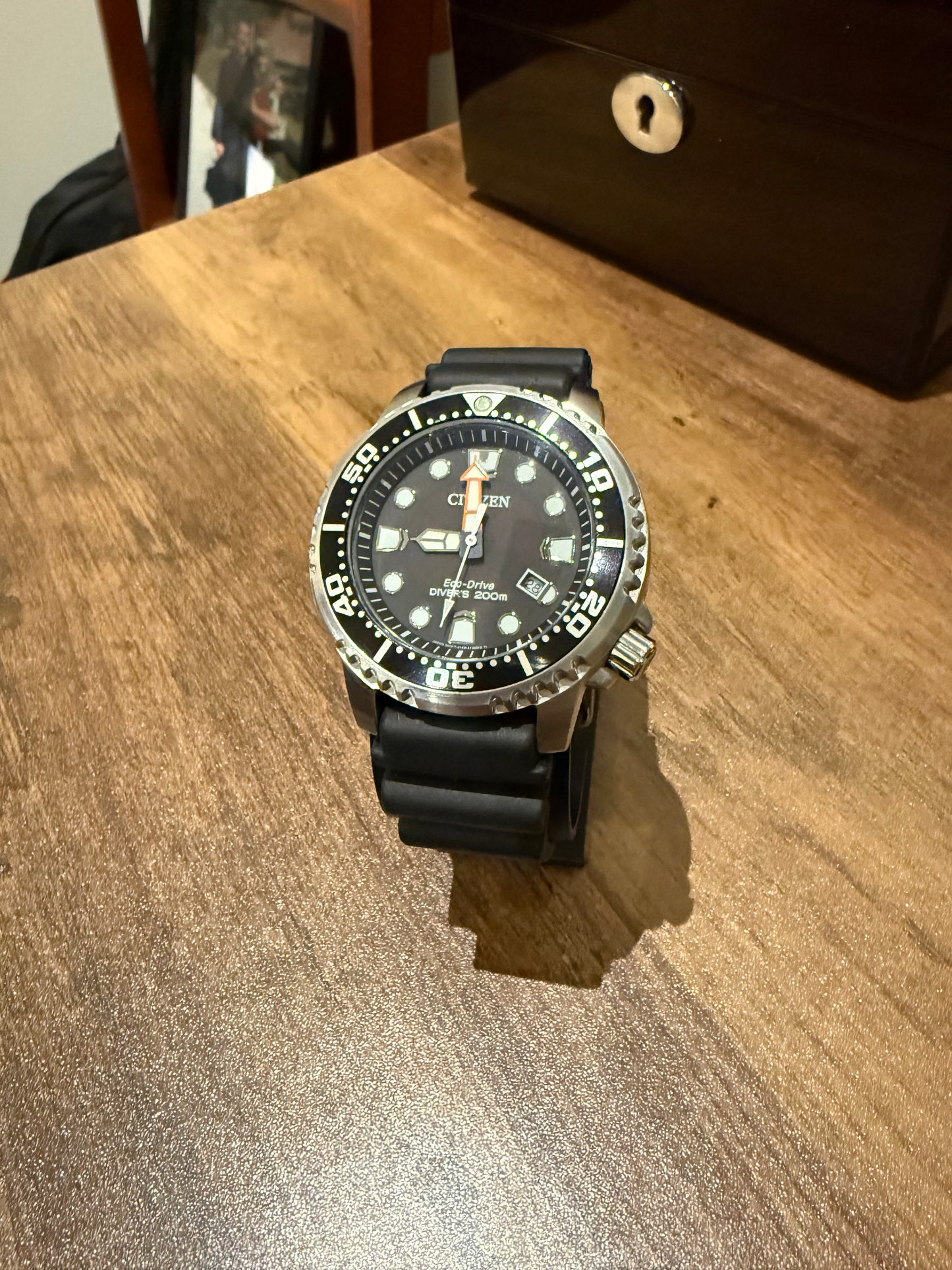 Minimalist 3D-Printed Watch Stand
