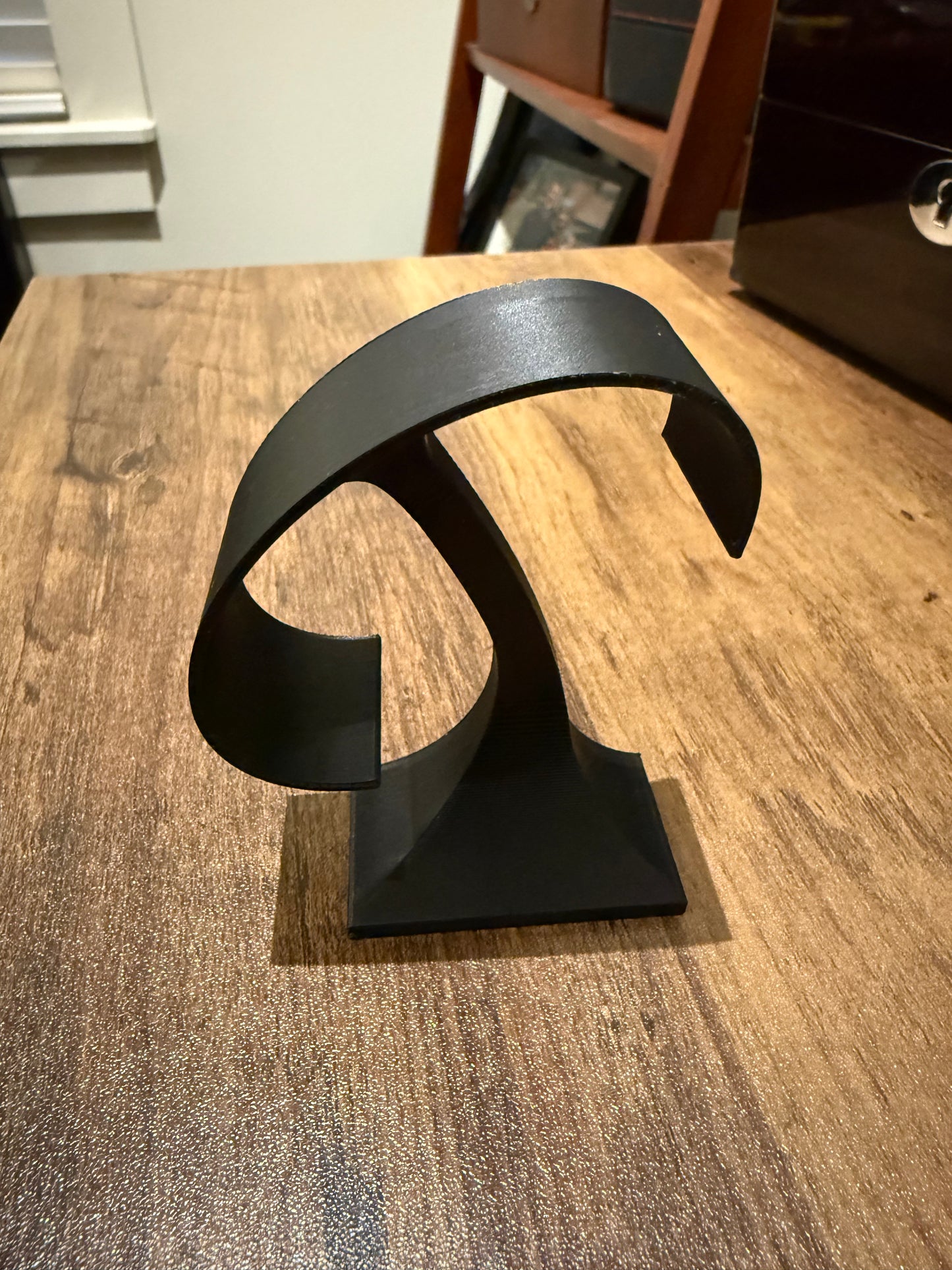 Minimalist 3D-Printed Watch Stand